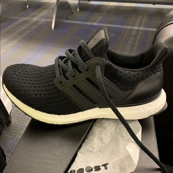 Adidas Ultraboost - Picture 1 of 4